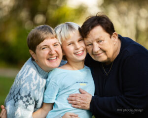 generationsfotografering, generation, barnbarn, farmor, mormor, familjefotografering,